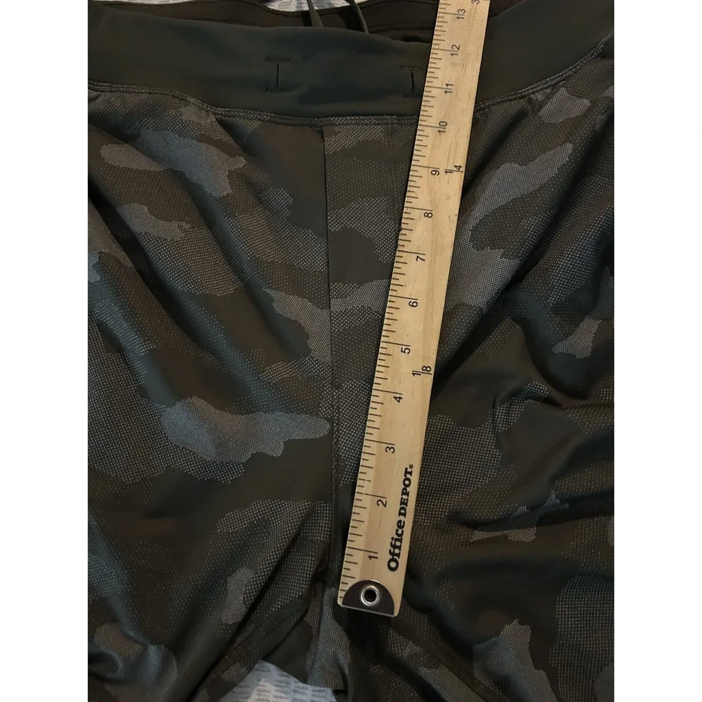 XL Lululemon T.H.E. Shorts 9